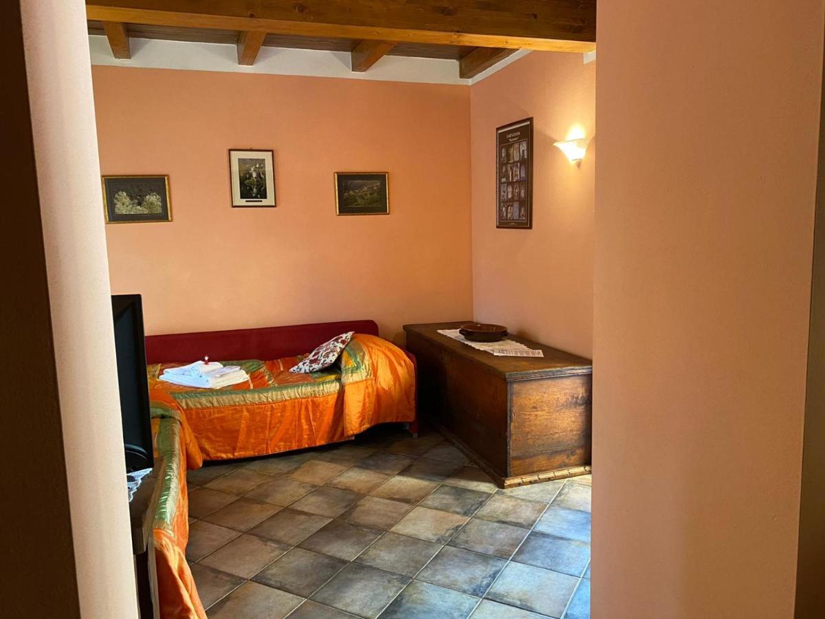 Borgo Delle Panie Bed and Breakfast Careggine Exteriör bild