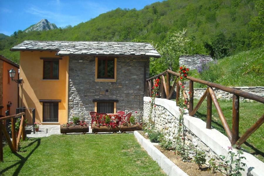 Borgo Delle Panie Bed and Breakfast Careggine Exteriör bild