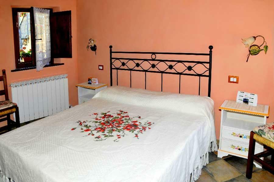 Borgo Delle Panie Bed and Breakfast Careggine Exteriör bild