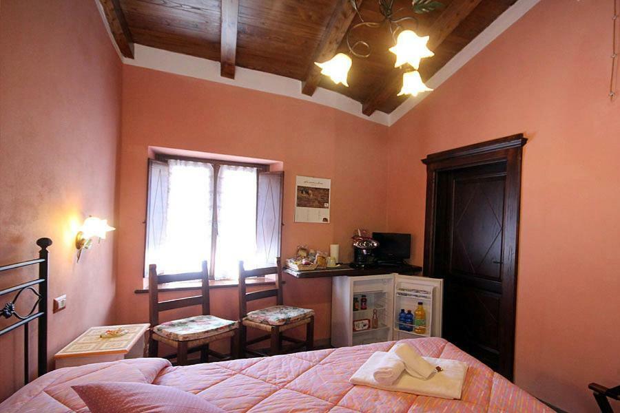 Borgo Delle Panie Bed and Breakfast Careggine Exteriör bild