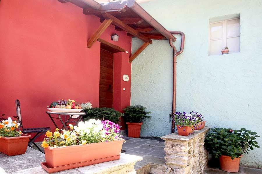 Borgo Delle Panie Bed and Breakfast Careggine Exteriör bild