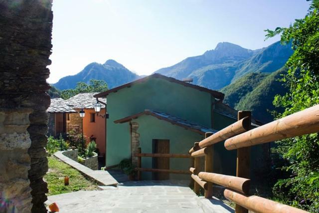 Borgo Delle Panie Bed and Breakfast Careggine Exteriör bild