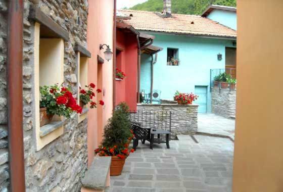 Borgo Delle Panie Bed and Breakfast Careggine Exteriör bild
